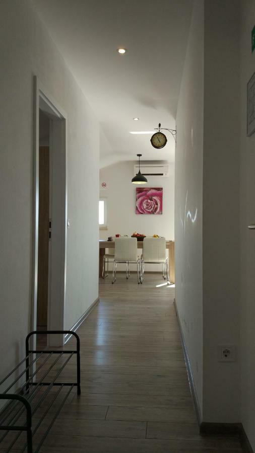 Apartments Angeline 罗维尼村 外观 照片