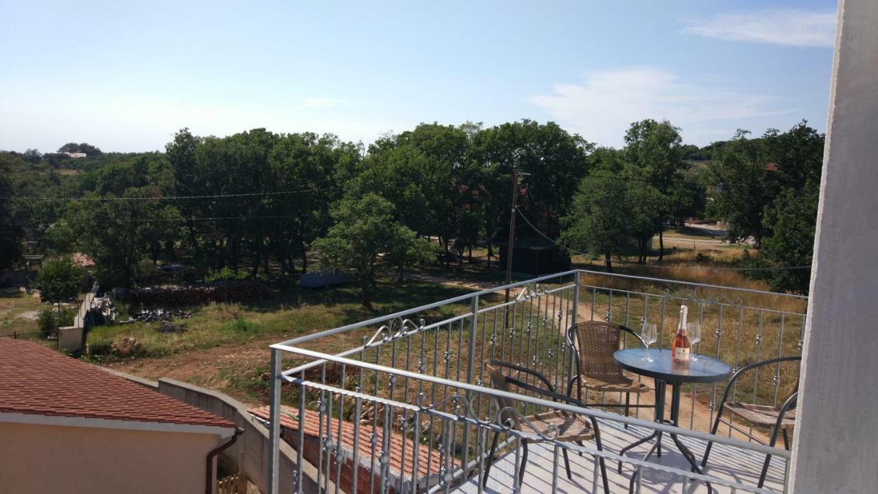 Apartments Angeline 罗维尼村 外观 照片
